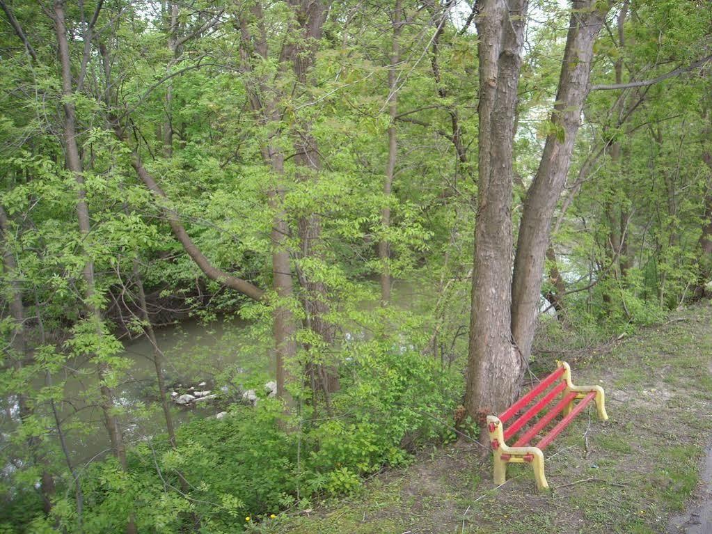Motel Des Erables Coteau-du-Lac Kültér fotó