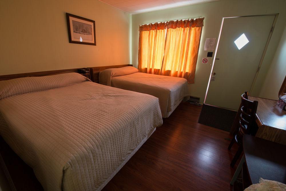 Motel Des Erables Coteau-du-Lac Kültér fotó