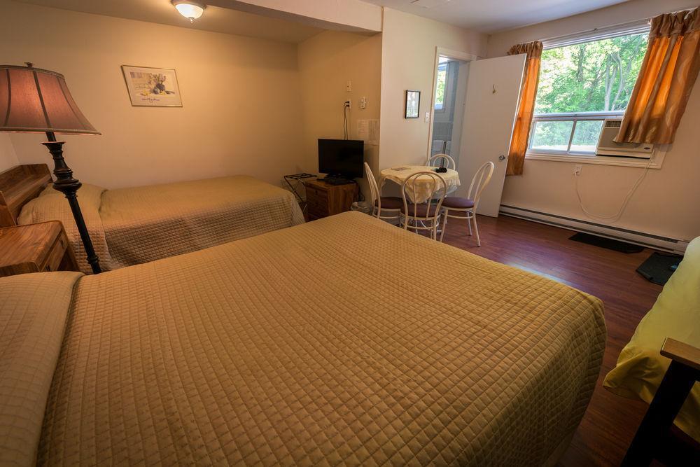 Motel Des Erables Coteau-du-Lac Kültér fotó
