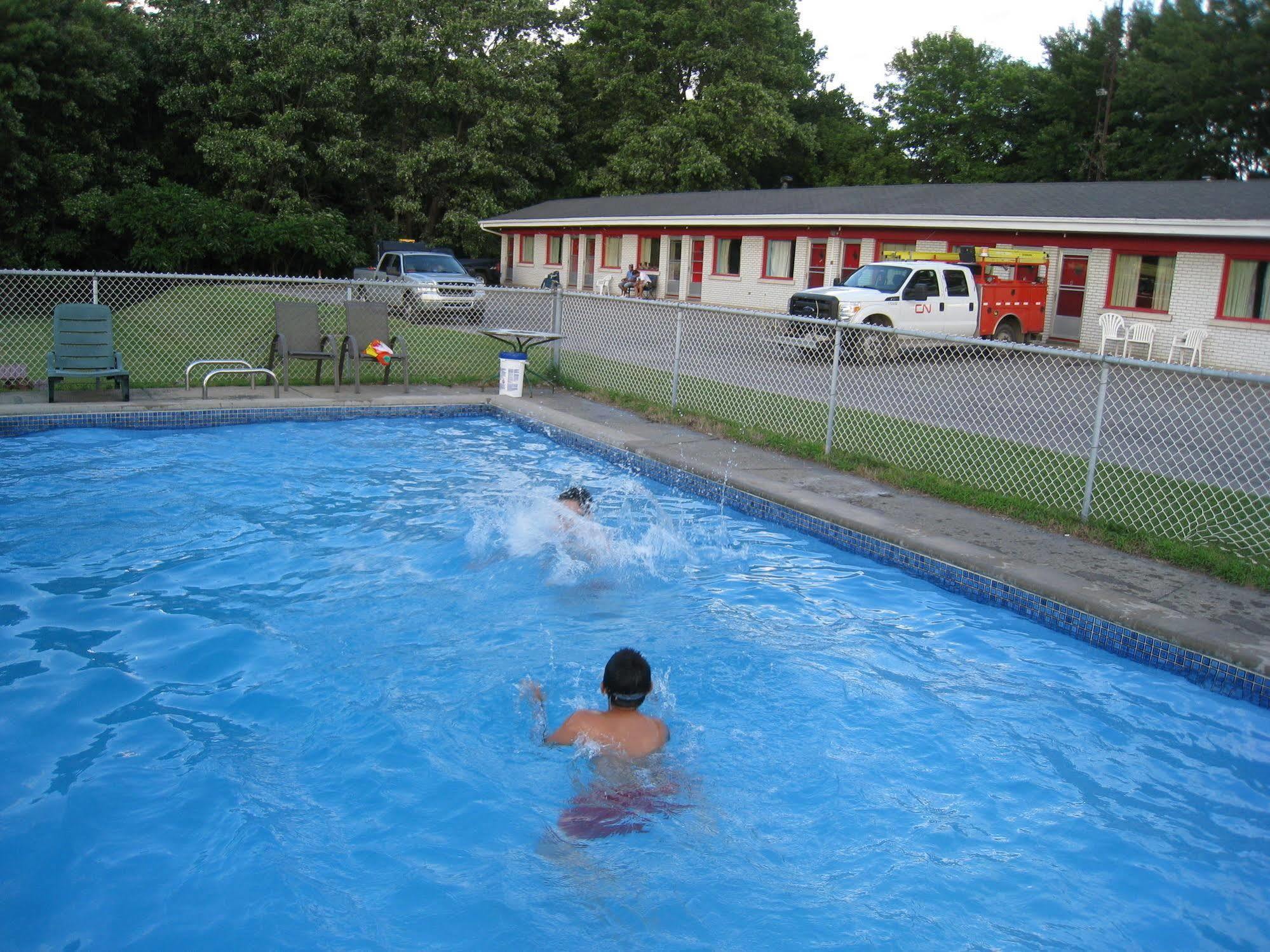 Motel Des Erables Coteau-du-Lac Kültér fotó