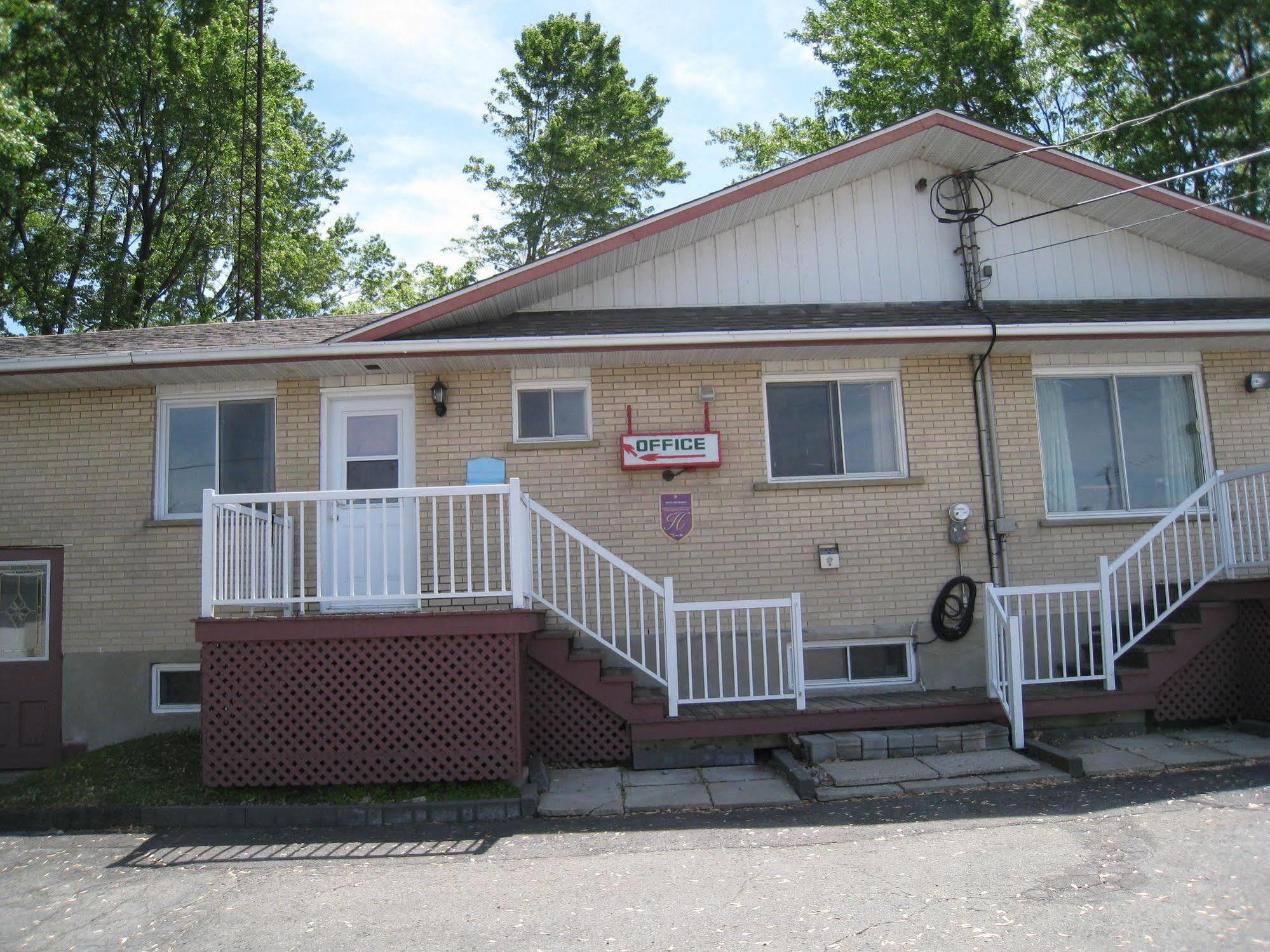 Motel Des Erables Coteau-du-Lac Kültér fotó